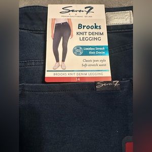 Women’s Knit Jegging-Size 14